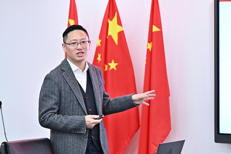 鄭伯博