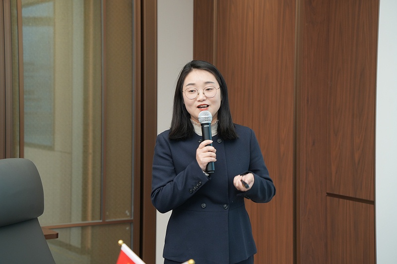 五洲顧問工程管理公司總經(jīng)理助理黃群
